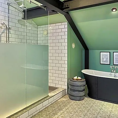 Du Vin & Bistro Отель 4*